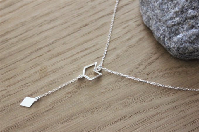 Collier cravate en argent massif pendentif géométrique