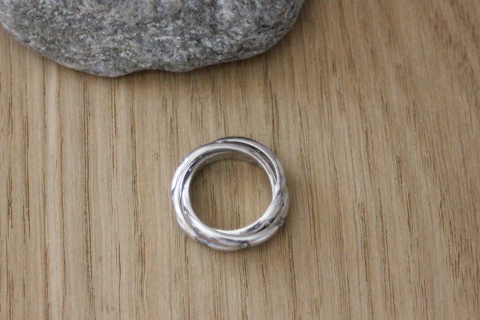 Bague 3 anneaux en argent massif avec zircons 