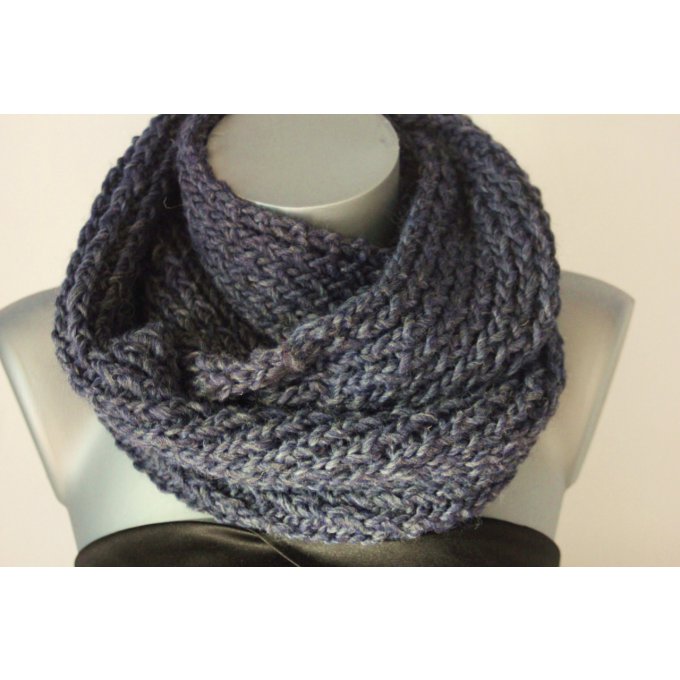 Snood - écharpe en laine de couleur bleu jeans