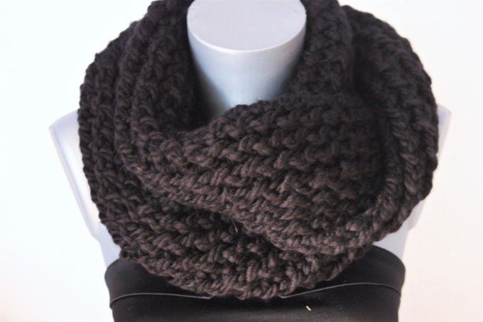 Echarpe snood en laine noire