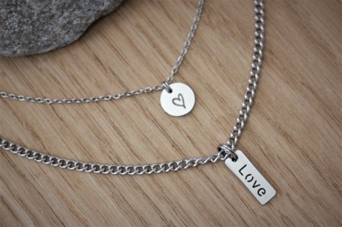 Collier acier inoxydable multi-rangs avec médaille coeur et plaque love