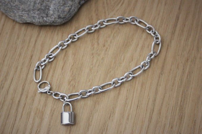Bracelet en acier inoxydable gros maillons avec breloque cadenas