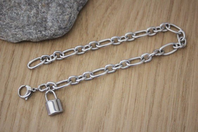 Bracelet en acier inoxydable gros maillons avec breloque cadenas