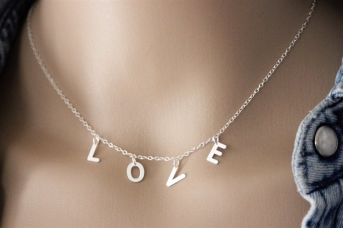 Collier LOVE  ras de cou en argent massif