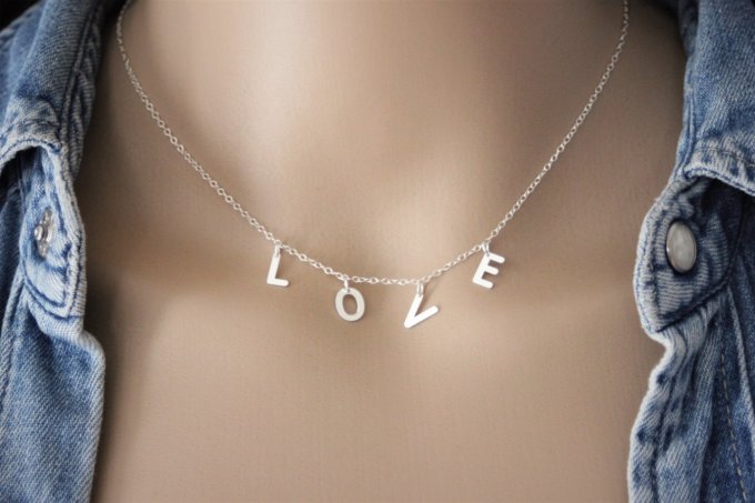 Collier LOVE  ras de cou en argent massif