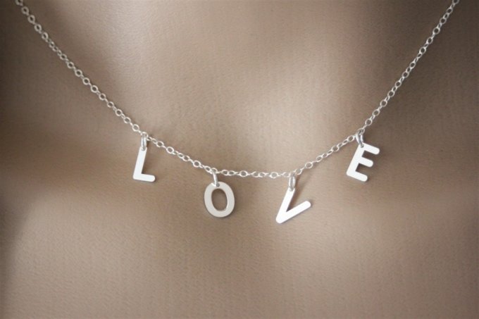 Collier LOVE  ras de cou en argent massif