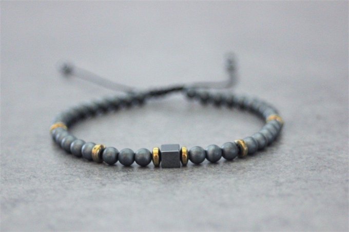 Bracelet perles hématite mat, hématite doré et perle cube