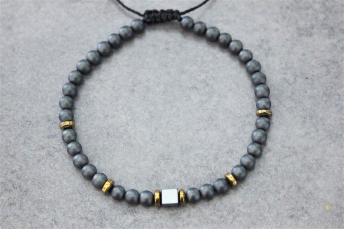Bracelet perles hématite mat, hématite doré et perle cube