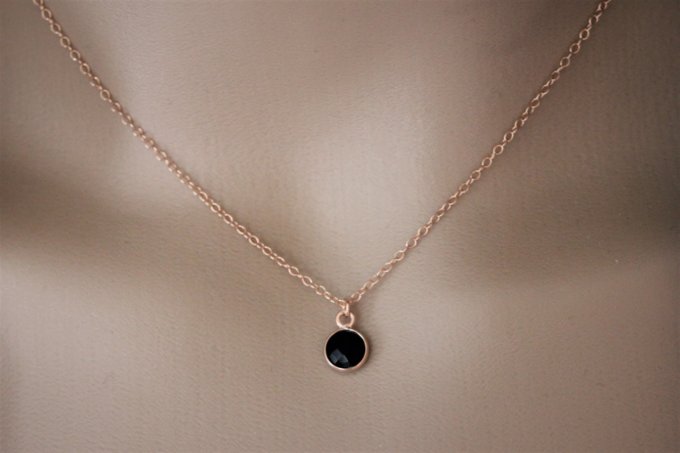 Collier or rose pendentif spinelle noire