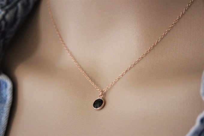 Collier or rose pendentif spinelle noire