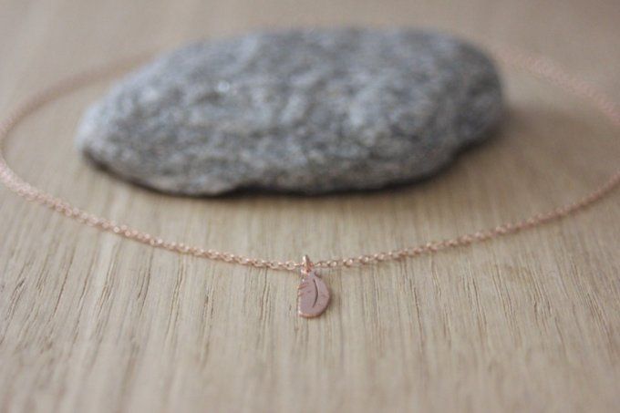 Collier or rose pendentif petite plume