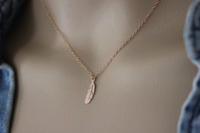 Collier or rose pendentif petite plume