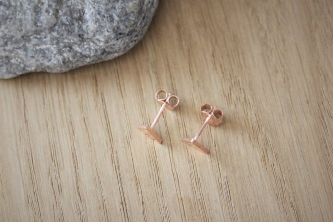 Boucles d'oreilles petit triangle en or rose