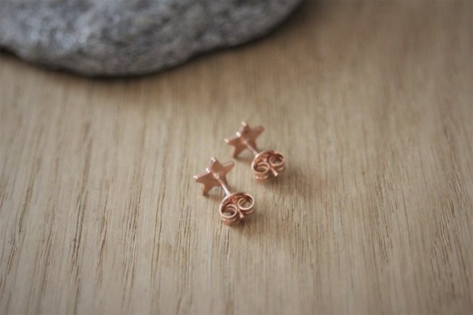 Boucles d'oreilles étoile en or rose