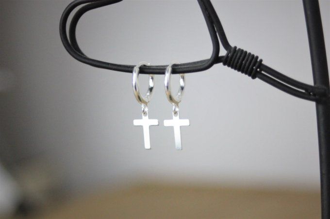 Boucles d'oreilles mini créoles argent massif pendentif croix