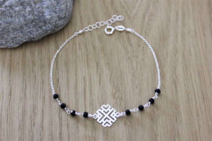 Bracelet argent losange mandala et perles cristal noir