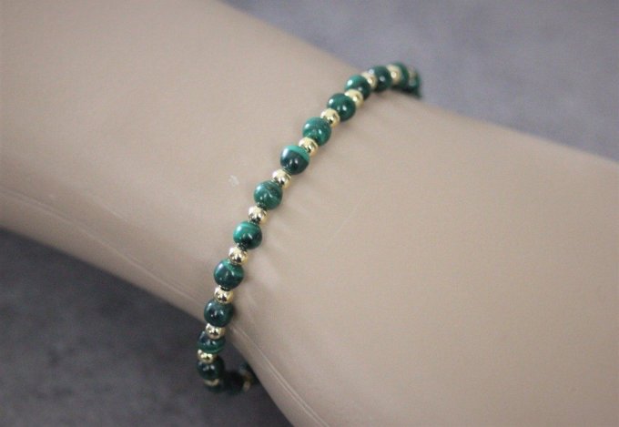 Bracelet perles malachite et perles plaqué or