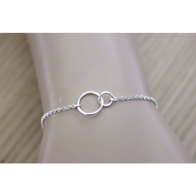 Bracelet argent anneaux entrelacés 