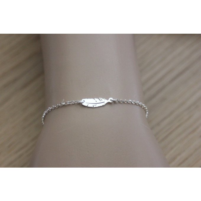 bracelet breloque plume en argent