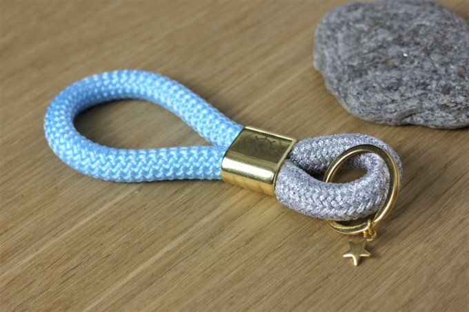 Porte clé XL argenté et bleu ciel doré à l'or fin