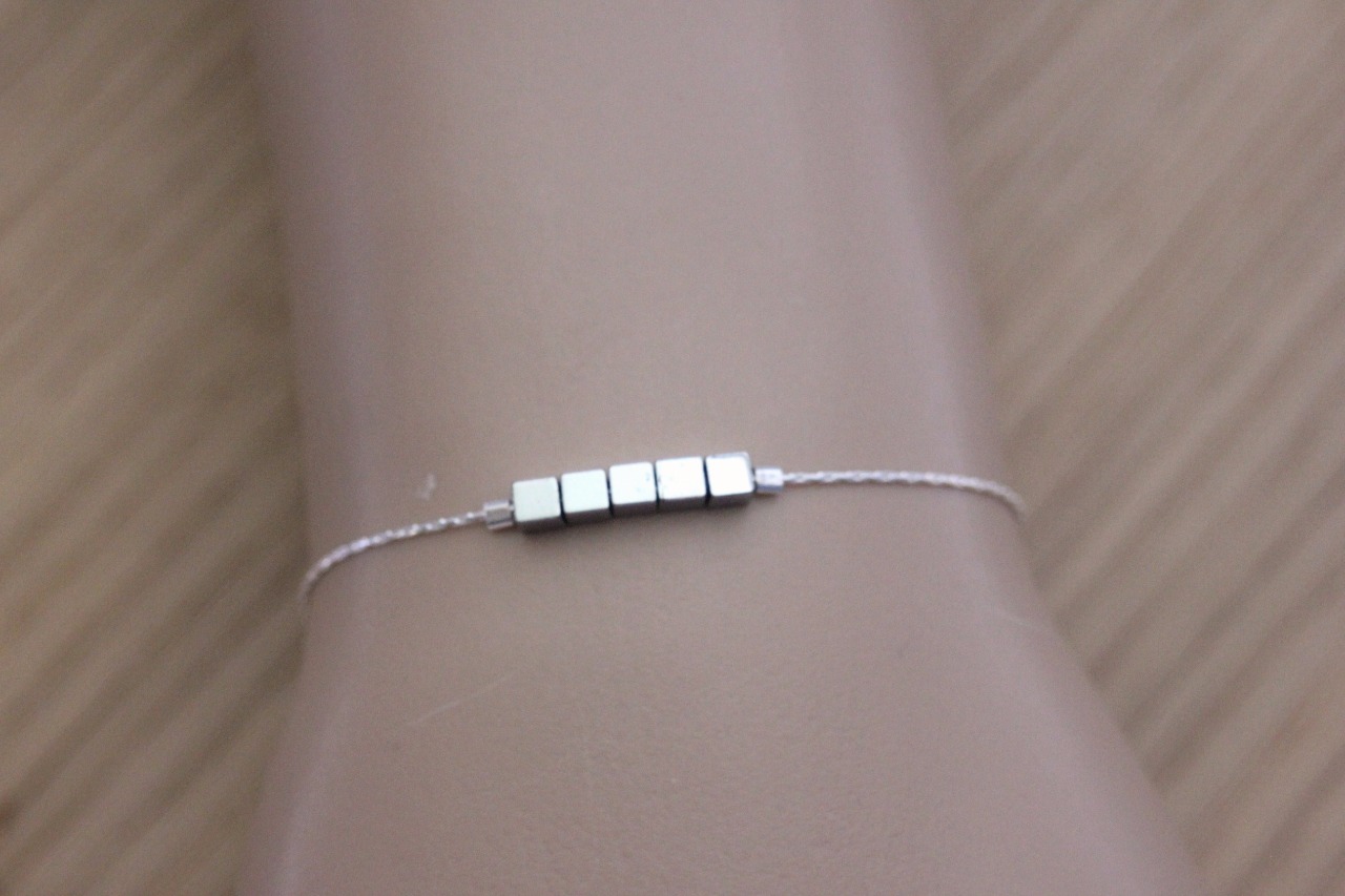 Bracelet argent petits cubes en hématite argenté 3mm