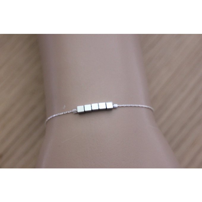 Bracelet argent petits cubes en hématite argenté 3mm