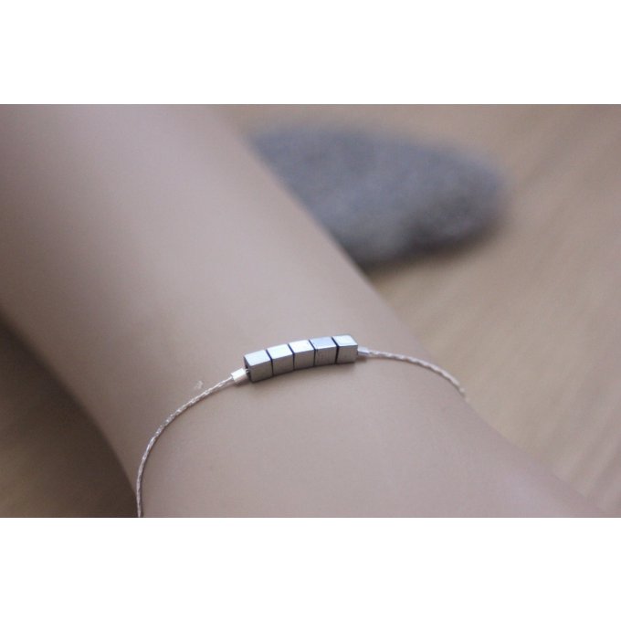 bracelet argent perles cubes