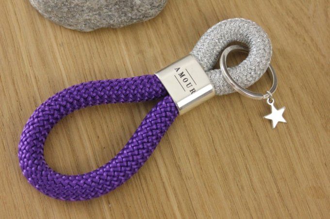 Porte clé XL argenté, violet et métal plaqué argent