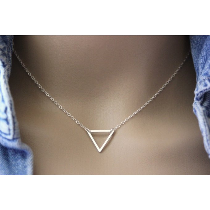 Collier minimaliste triangle en argent massif