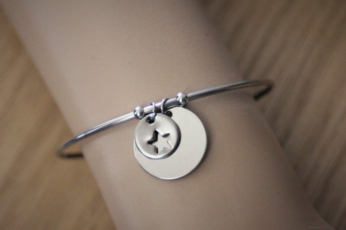Bracelet jonc en acier inoxydable breloque médailles à graver et étoile 