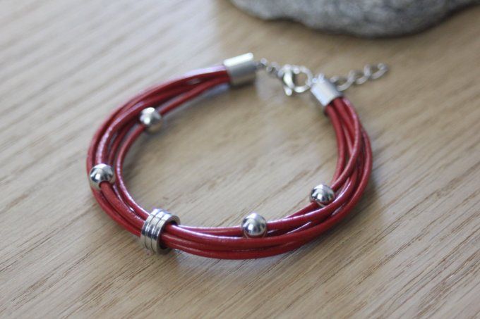 Bracelet cuir rouge et perles acier inoxydable