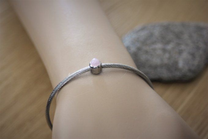 Bracelet jonc en acier inoxydable et quartz rose