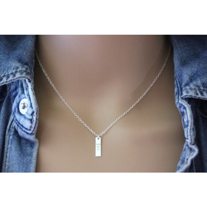 Collier argent médaille rectangle gravée Just do it !