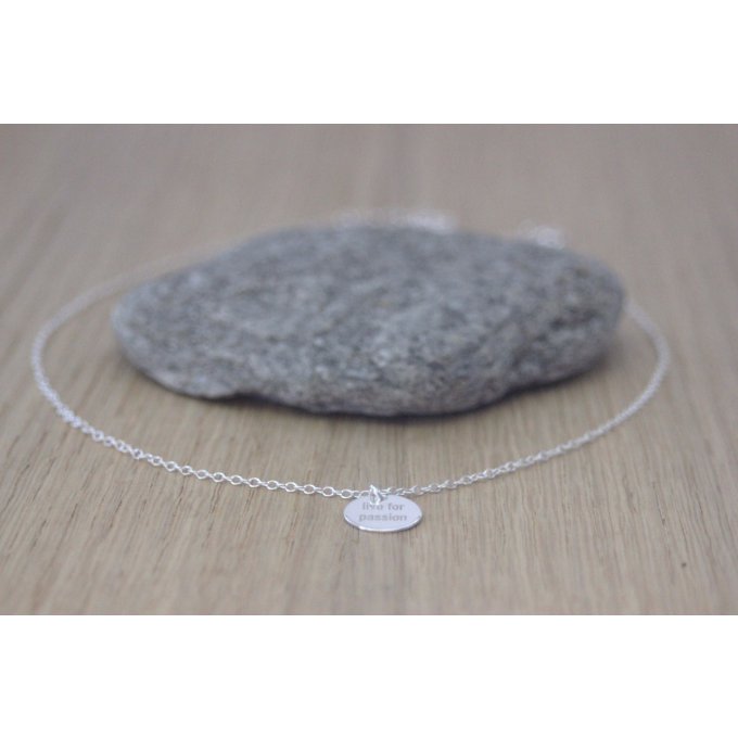 Collier argent médaille ronde gravée ~ Live for passion ~