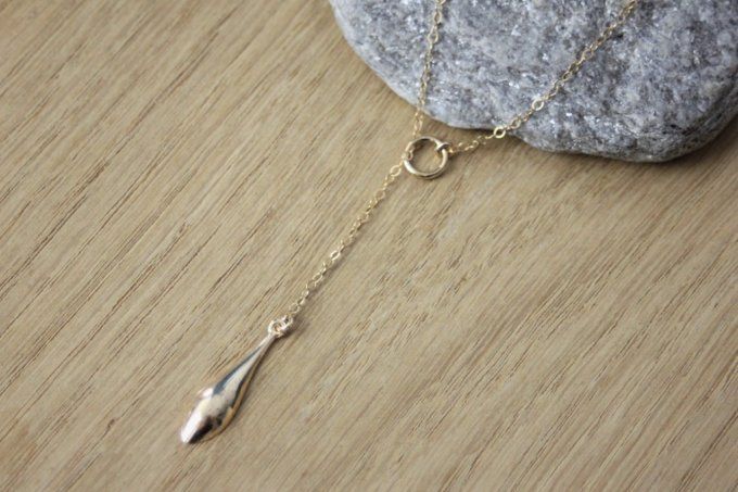 Collier cravate en or Gold Filled pendentif anneau et goutte