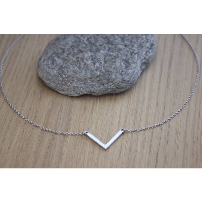 Collier chevron fin en acier inoxydable 