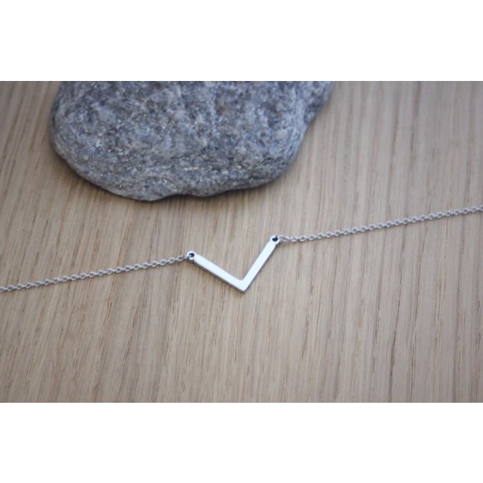 Collier chevron fin en acier inoxydable 