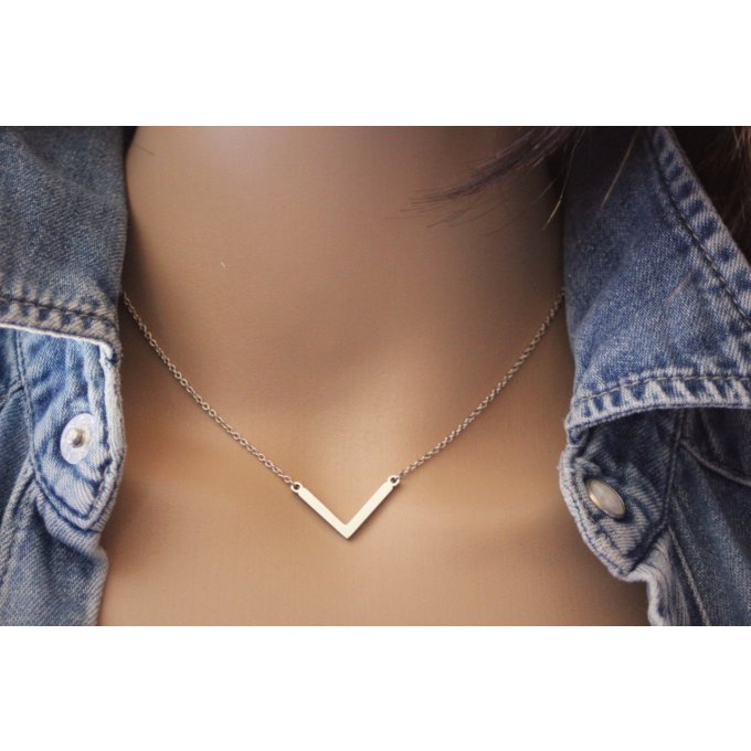 Collier chevron fin en acier inoxydable 