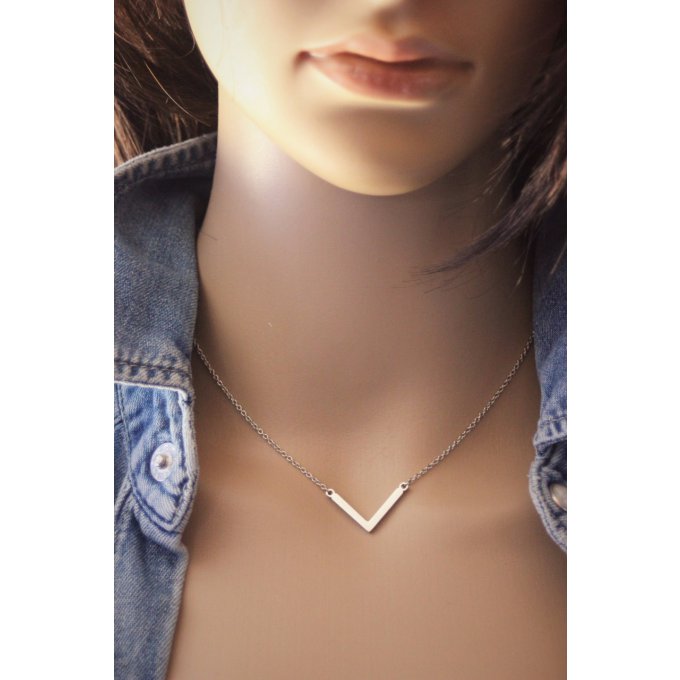 Collier chevron fin en acier inoxydable 