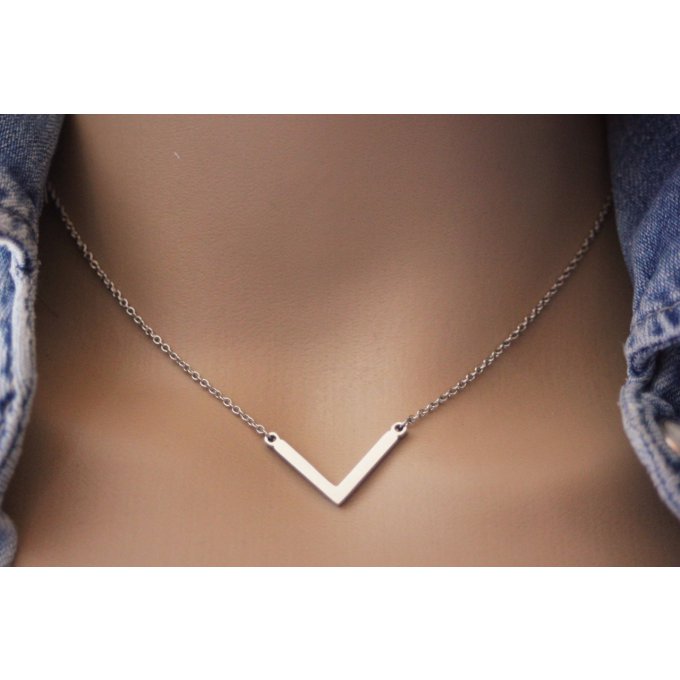 Collier chevron fin en acier inoxydable 