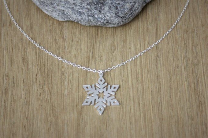 Collier argent massif pendentif flocon de neige