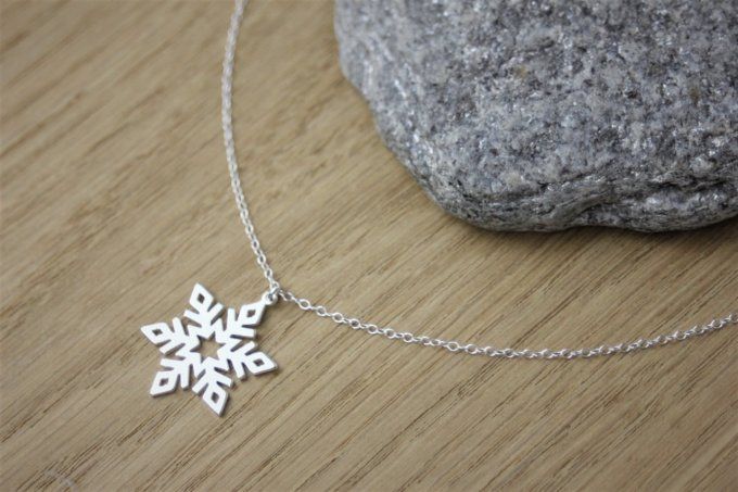 Collier argent massif pendentif flocon de neige