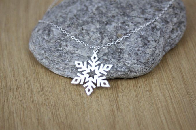 Collier argent massif pendentif flocon de neige