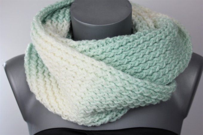 Echarpe Snood laine blanc et vert pastel