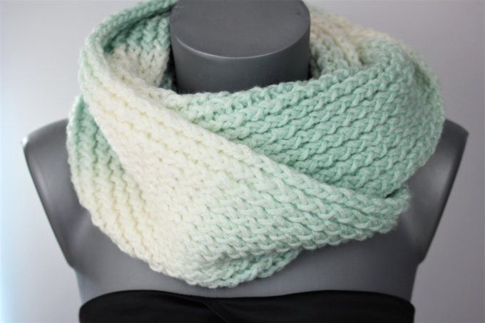 Echarpe Snood laine blanc et vert pastel