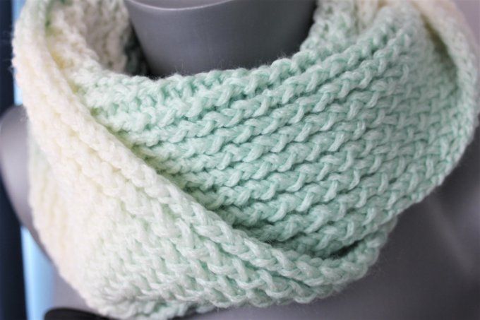 Echarpe Snood laine blanc et vert pastel