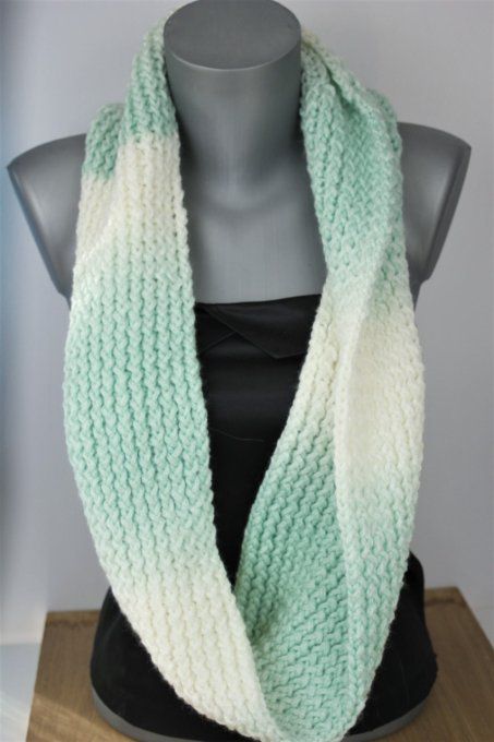 Echarpe Snood laine blanc et vert pastel