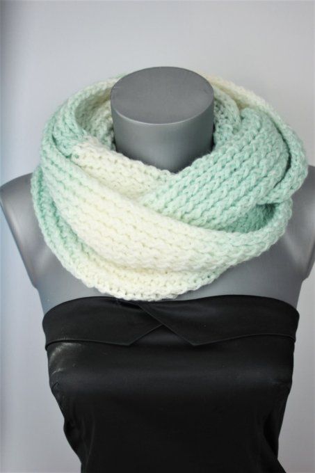 Echarpe Snood laine blanc et vert pastel