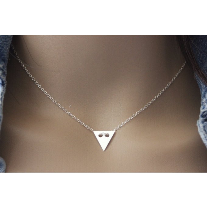 Collier argent massif pendentif médaille triangle