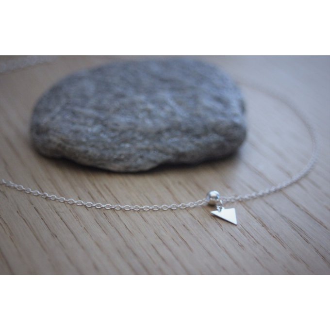 Collier argent massif petite médaille triangle